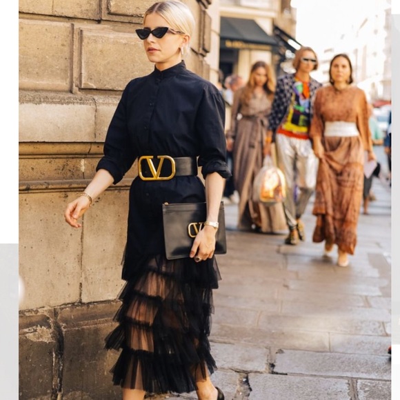 Valentino Garavani Black and Red Belt with Gold V Buckle - Picture 13 of 16